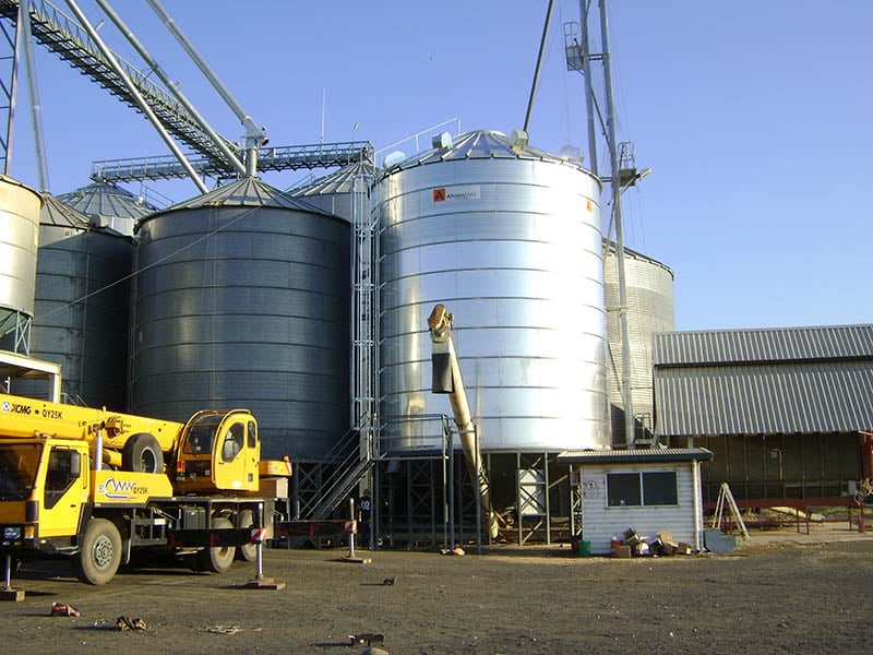 cranes, boom lifts, telehandlers, scissor lifts, and excavators | Broad Engineering & Construction